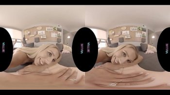 Не только с ней познакомиться