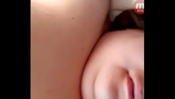 Снег лежит по краям у дороги