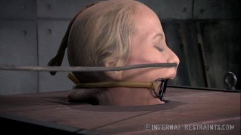 Дамочка настолько обожает этот прибор