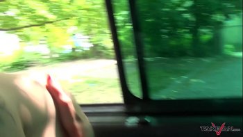 Дала в задницу в такси