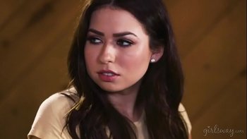 Девушки с размахом стали сбрасывать себя одежды