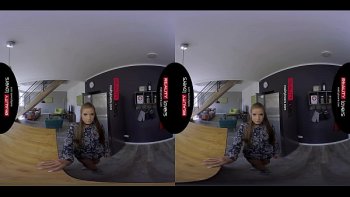 Таранит ее пилотку стояком